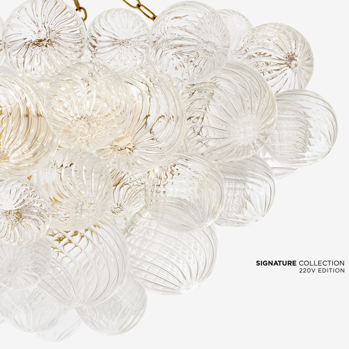 Okładka katalogu Visual Comfort — Signature Collection — 220V Edition